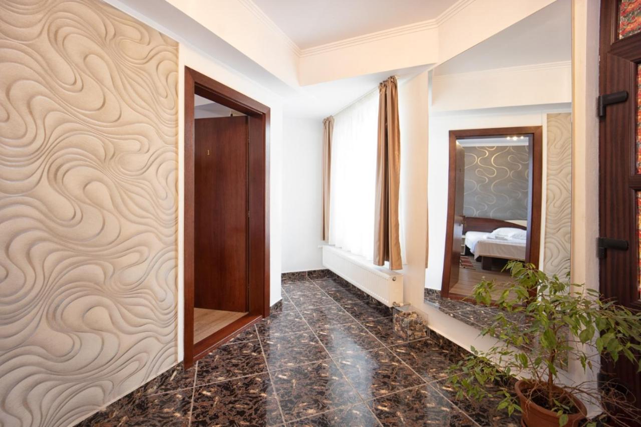 Hotel Amedeia Bran  Exterior foto